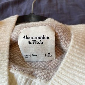 Abercrombie & Fitch Sweater